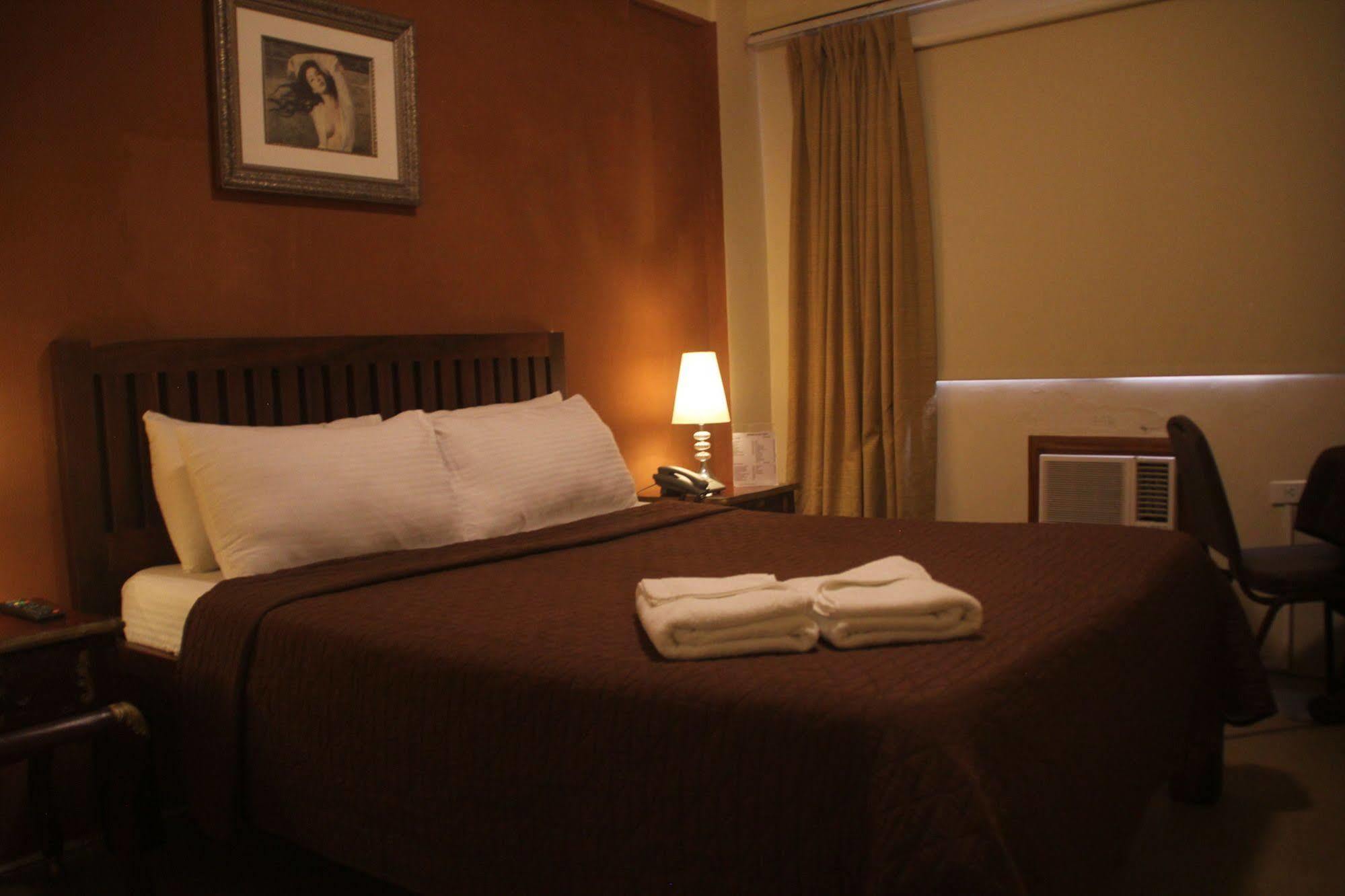 สปริง พลาซ่า โฮเต็ล Hotel ดาสมารินญาส ภายนอก รูปภาพ